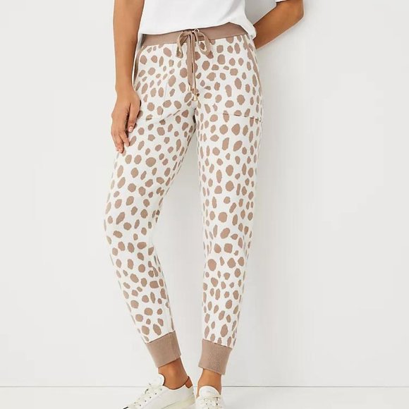 Ann Taylor The Leopard Print Sweater Jogger Pant - Picture 1 of 4